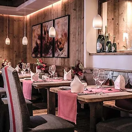 Kitzhof Mountain Design Resort, 4 Sterne Superior 4* Kitzbuhel
