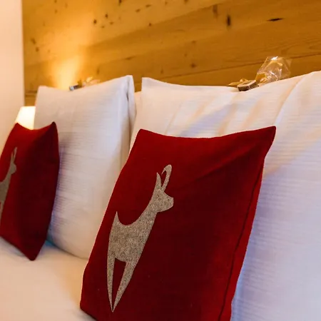 Готель Kitzhof Mountain Design 5*