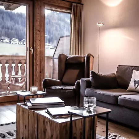 Отель Kitzhof Mountain Design Resort, 4 Sterne Superior Кицбюэль
